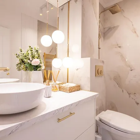 Marble White 425 Apartment